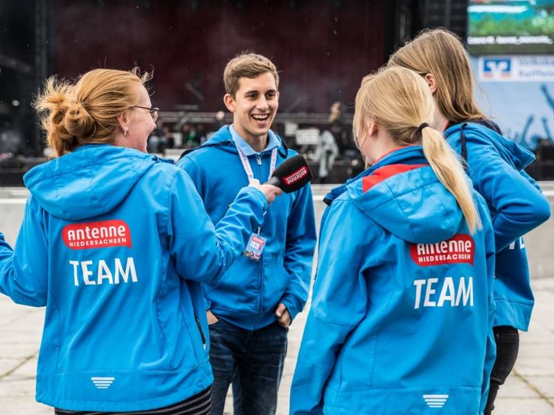 Team von Antenne Niedersachsen auf dem Messegel&auml;nde Hannover.