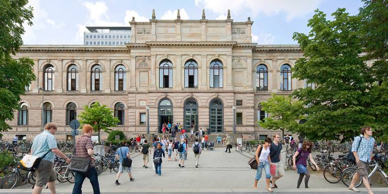 Blick auf das Altgebäude der TU Braunschweig.