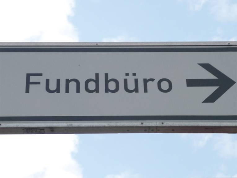 Hinweisschild zum Fundbüro