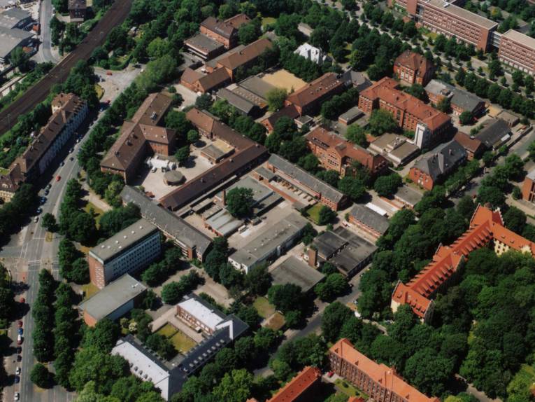 The clinic for cattle and the institutes for anatomy and physiology are on the University of Veterinary Medicine campus on Bischofsholer Damm.