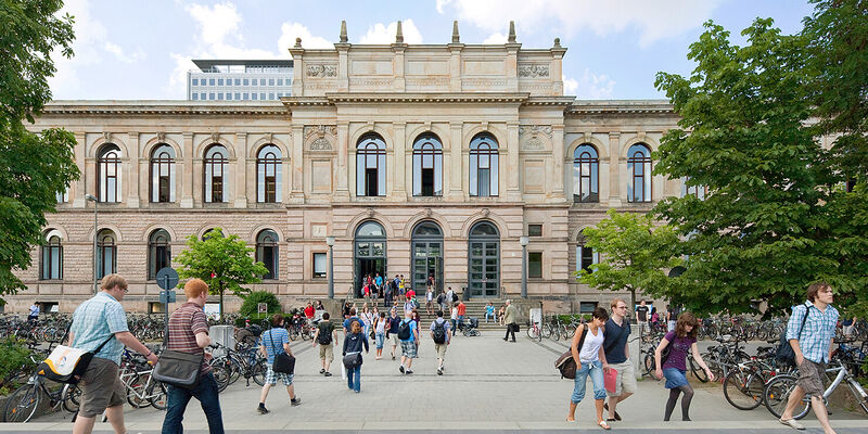 Blick auf das Altgebäude der TU Braunschweig. Blick auf das Altgebäude der TU Braunschweig.